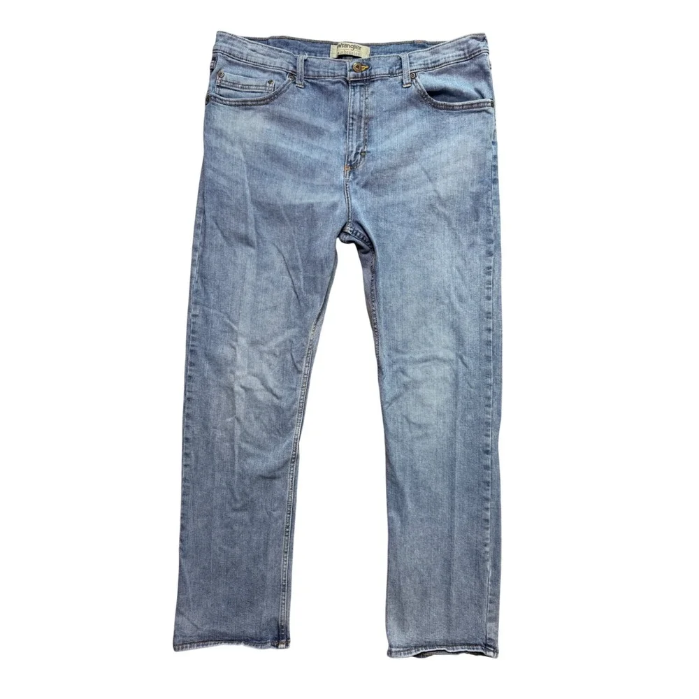 Wrangler Jeans Mens 38x32 Authentics Light Blue Stretch Denim EUC